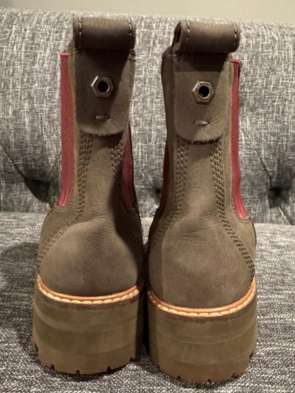 Timberland Courmayeur Valley Chelsea Boots Women's 7 Olive Nubuck Burgundy EUC